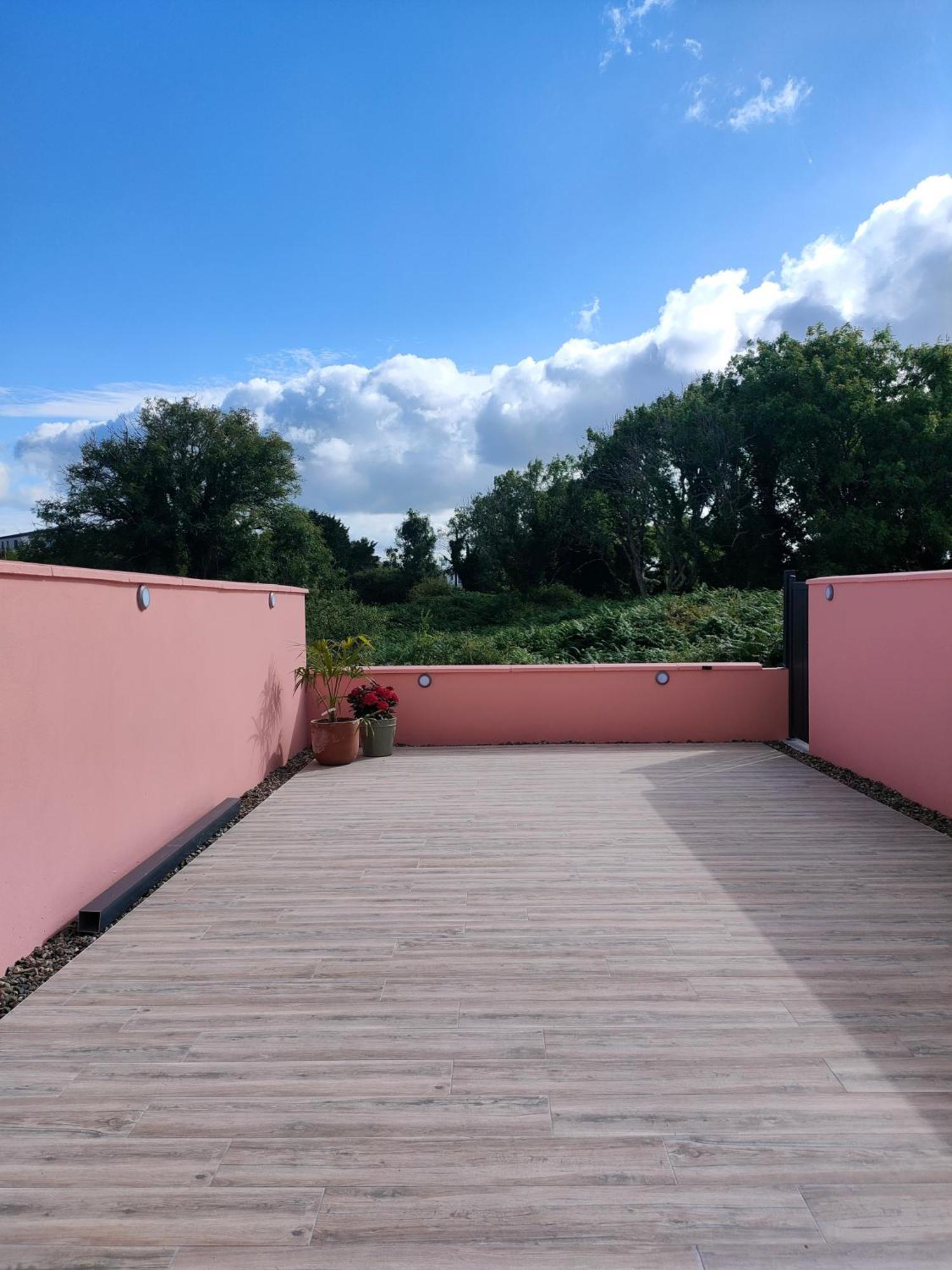 Cozy City Escape In Galway Exterior photo